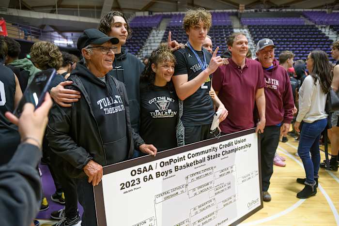 2023-3-11-Tualatin-WestLinn-Championship-Postgame-0654-NR-clear
